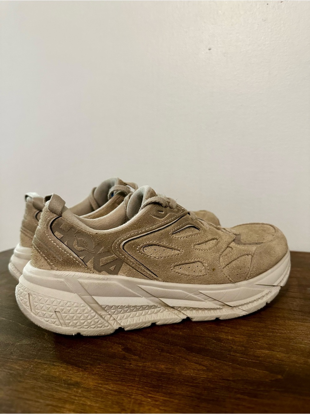 Hoka One One Clifton L Suede Sand Dune Taupe Women's Size 9 Sneakers